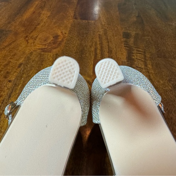 NWT Women’s Gold Glitter Heels Size 6  4" Pointed Toe Crossed Ankle Strap - Picture 13 of 16